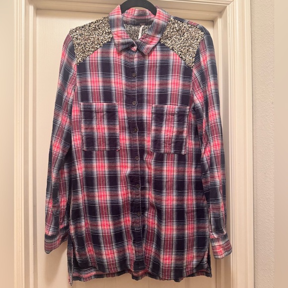 Free People Tops - EUC Free People Long Sleeve Plaid Flannel Shirt w/Sequins Size Medium